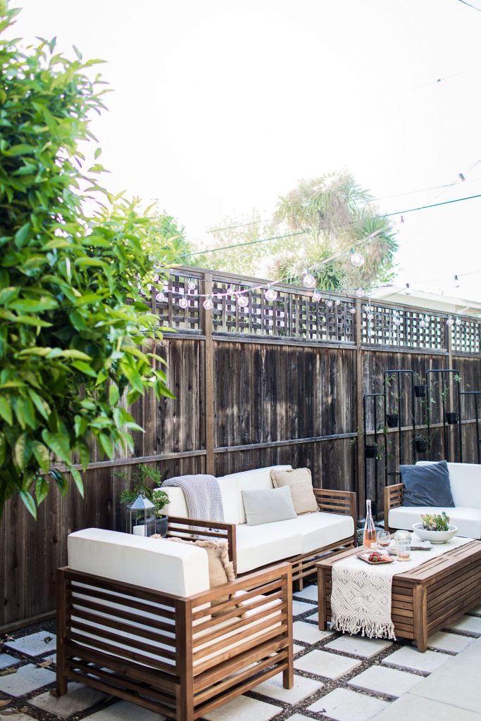 20 Glorious Outdoor Living Spaces Combining Comfort With Sheer Beauty