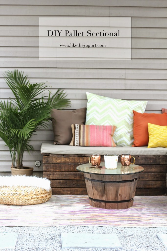 DIY Pallet Sectional for Outdoor Furniture