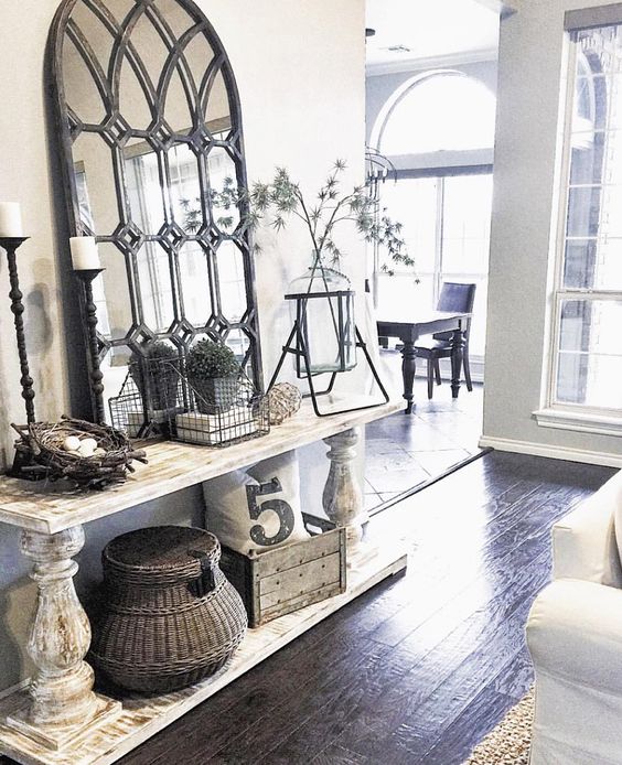 Distressed Paint Entry Table