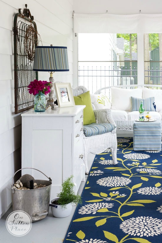 A King Size Porch Decor