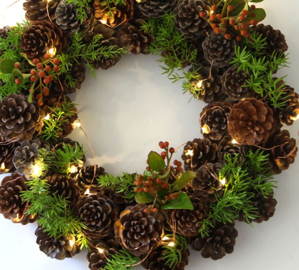 Make A Pinecone Wreath In One Hour