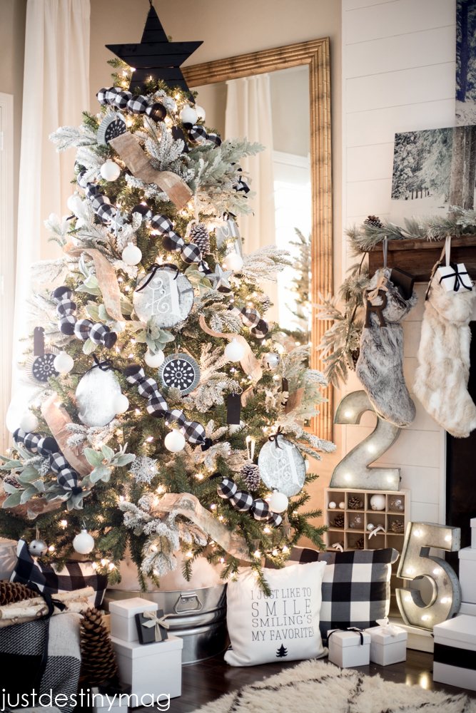 Christmas Tree with Buffalo Check