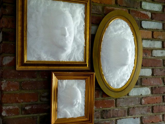 DIY Ghost Face Picture Frame